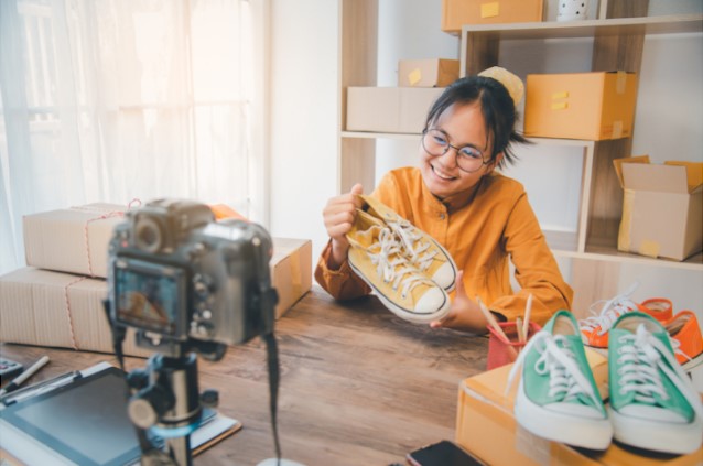 Review oleh Blogger: Strategi Persuasif yang Efektif Membangun Kepercayaan dan Mempengaruhi Pilihan Konsumen