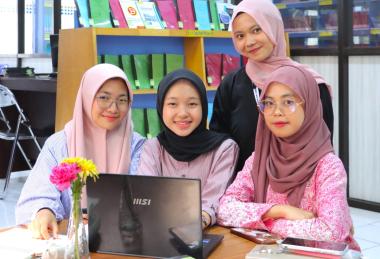 Belajar Bahasa Inggris Enggak Bikin Pusing! Jurusan Ini Bikin Kelas Digital Jadi Asyik