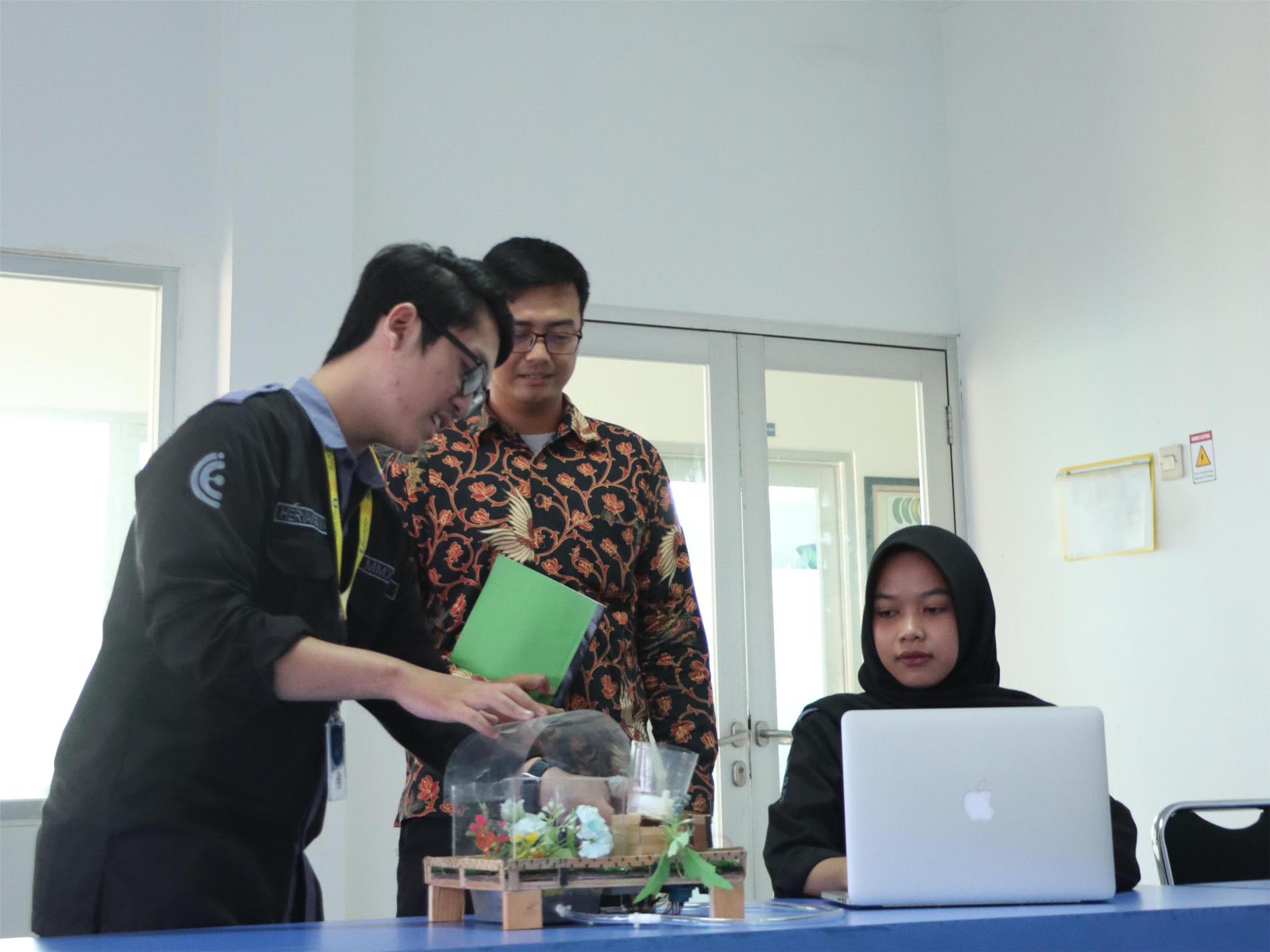 Universitas Mana Saja yang Ada Jurusan Teknik Industri dan Menerima Program KIP Kuliah?