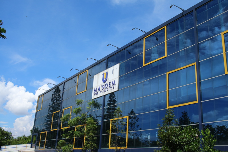 Membangun Arah Karier Sejak Dini melalui Jurusan Perbankan Syariah Universitas Masoem Bandung