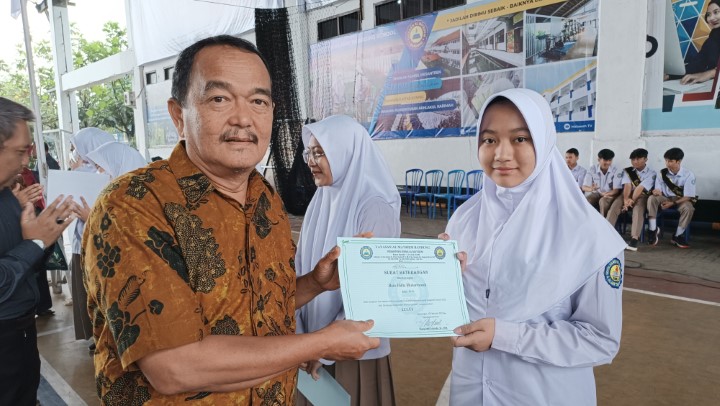 Pesantren Modern: Modernitas Tanpa Menghilangkan Identitas Sebuah Pesantren