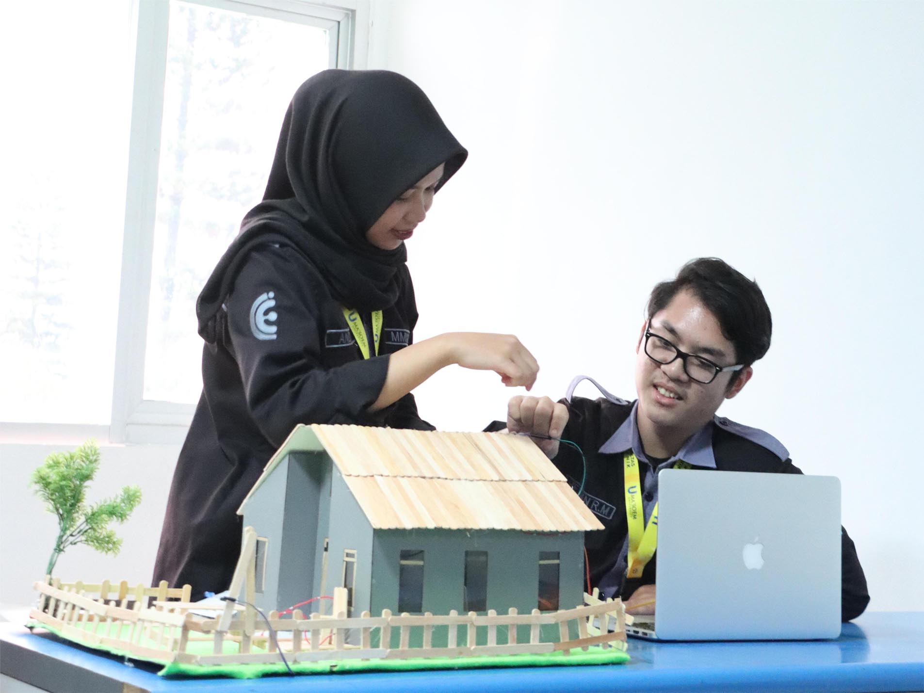 Mungkinkah Meraih Gelar S1 Teknik Industri dengan Biaya Kuliah yang Lebih Hemat Daripada Masuk PTN