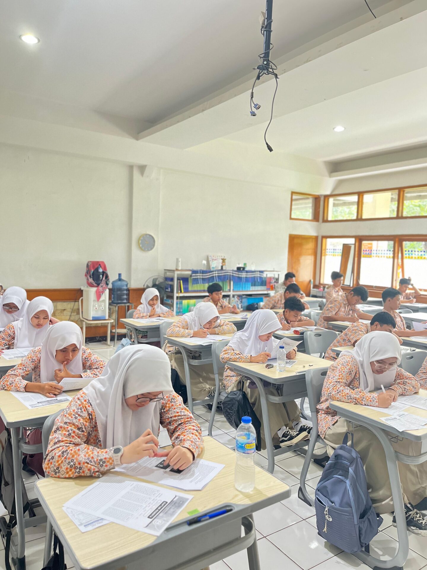 Miniatur Indonesia di Pesantren: Ketika Logat Daerah Disalahartikan Sebagai Intimidasi